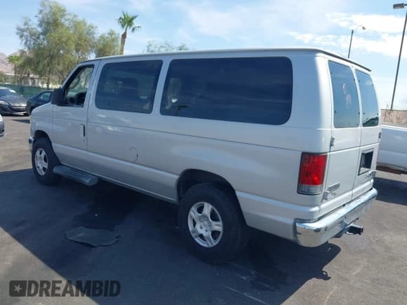 ✅ 2010 Ford Econoline Passenger XL • VIN: 1FBNE3BL7ADA88866 • Lot: 43046015. Listed on IAAI with 203,463 mi. Free auction sales archive from the USA and detailed vehicle history report at DreamBid. Image 3.