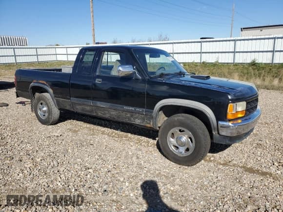 ✅ 1995 Dodge Dakota • VIN: 1B7GG23Y1SS373160 • Лот: 81978235. Опубликован ранее на Copart с пробегом 185 175 миль. Бесплатный доступ к архиву аукционных продаж из США и подробный отчёт об истории автомобиля на DreamBid. Изображение 4.