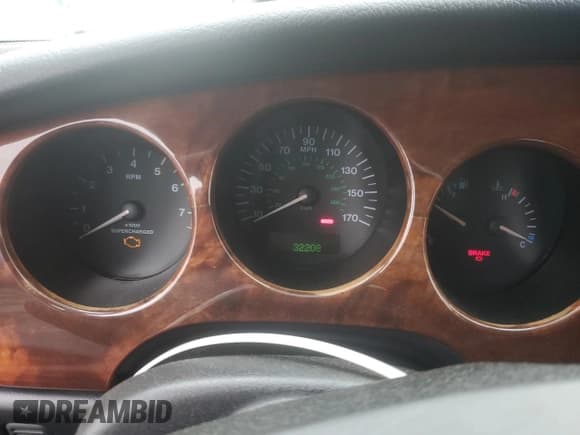 ✅ 2000 Jaguar XK • VIN: SAJJA41B6YPA01802 • Lot: 57146745. Listed on Copart with 32,208 mi. Free auction sales archive from the USA and detailed vehicle history report at DreamBid. Image 9.