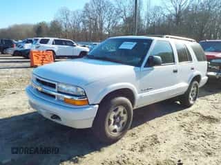 2002 Chevrolet Blazer LS with VIN 1GNDT13W32K146843, listed as a IAAI auction lot 41497892 with 121,882 mi miles and . Bid and sale history available at DreamBid. Image 2.