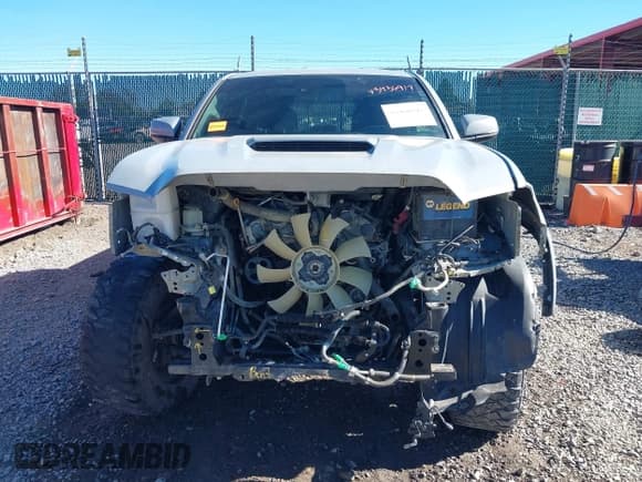 ✅ 2019 Toyota Tacoma TRD Sport • VIN: 3TMCZ5AN2KM217186 • Lot: 43436917. Listed on IAAI with 85,222 mi. Free auction sales archive from the USA and detailed vehicle history report at DreamBid. Image 13.