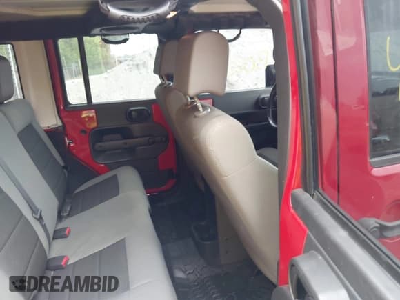 ✅ 2008 Jeep Wrangler Unlimited X • VIN: 1J4GA391X8L643615 • Lot: 43022530. Wystawiony na IAAI z przebiegiem 243 013 mil. Bezpłatny archiwum sprzedaży aukcyjnych z USA i szczegółowy raport historii pojazdu na DreamBid. Zdjęcie 8.