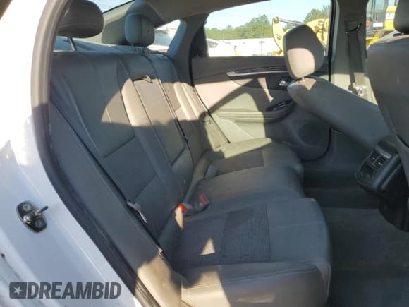 ✅ 2019 Chevrolet Impala LT • VIN: 1G11Z5S31KU110297 • Лот: 72637664. Опубликован ранее на Copart с пробегом 199 073 миль. Бесплатный доступ к архиву аукционных продаж из США и подробный отчёт об истории автомобиля на DreamBid. Изображение 10.