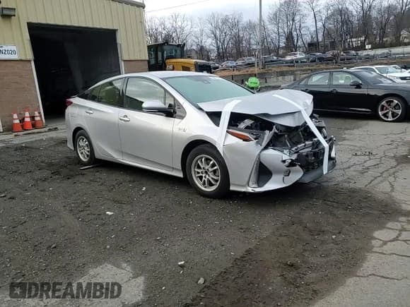 ✅ 2017 Toyota Prius Premium • VIN: JTDKARFP6H3053035 • Lot: 93818675. Wystawiony na Copart z przebiegiem 100 376 mil. Bezpłatny archiwum sprzedaży aukcyjnych z USA i szczegółowy raport historii pojazdu na DreamBid. Zdjęcie 13.
