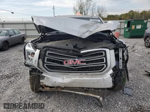 ✅ 2019 GMC Yukon XL SLT • VIN: 1GKS1GKCXKR319818 • Lot: 83860995. Wystawiony na Copart z przebiegiem 220 569 mil. Bezpłatny archiwum sprzedaży aukcyjnych z USA i szczegółowy raport historii pojazdu na DreamBid. Zdjęcie 5.