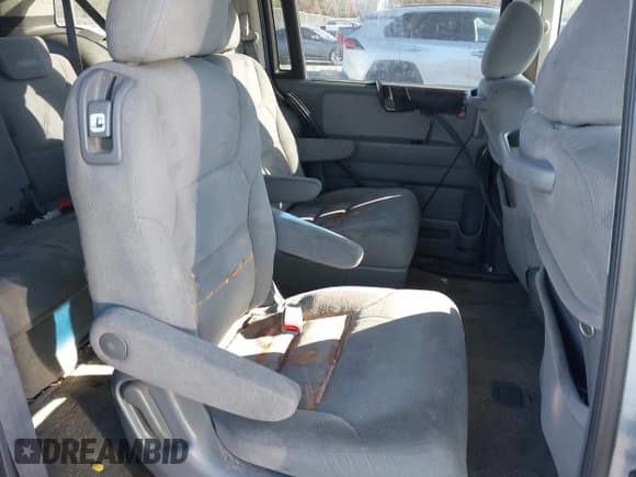 ✅ 2007 Honda Odyssey EX • VIN: 5FNRL38467B036519 • Lot: 43702862. Listed on IAAI with 218,014 mi. Free auction sales archive from the USA and detailed vehicle history report at DreamBid. Image 8.