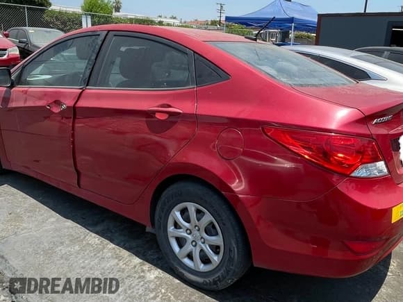 ✅ 2013 Hyundai Accent GLS • VIN: KMHCT4AEXDU356150 • Lot: 51166125. Wystawiony na Copart z przebiegiem 144 114 mil. Bezpłatny archiwum sprzedaży aukcyjnych z USA i szczegółowy raport historii pojazdu na DreamBid. Zdjęcie 3.