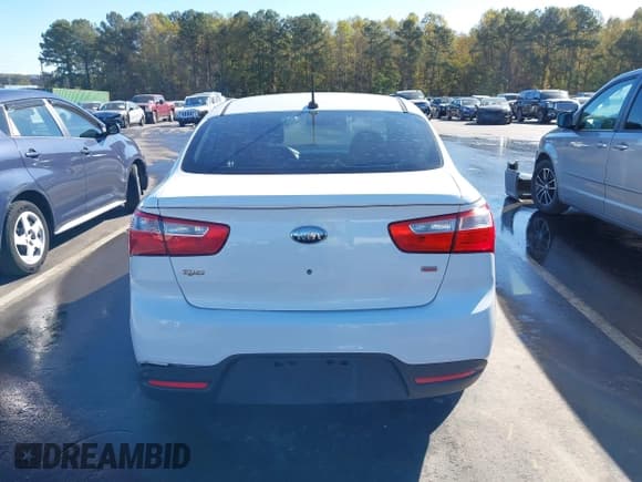 ✅ 2013 Kia Rio LX • VIN: KNADM4A30D6171661 • Лот: 43510312. Опубликован ранее на IAAI с пробегом 183 298 миль. Бесплатный доступ к архиву аукционных продаж из США и подробный отчёт об истории автомобиля на DreamBid. Изображение 16.