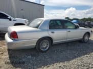 ✅ 1998 Ford Crown Victoria LX • VIN: 2FAFP74W7WX193311 • Лот: 66226995. Опубликован ранее на Copart с пробегом 230 249 миль. Бесплатный доступ к архиву аукционных продаж из США и подробный отчёт об истории автомобиля на DreamBid. Изображение 3.