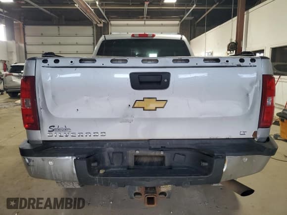 ✅ 2013 Chevrolet Silverado 2500HD LT • VIN: 1GC1KXCG5DF211049 • Lot: 80066945. Wystawiony na Copart z przebiegiem 182 678 mil. Bezpłatny archiwum sprzedaży aukcyjnych z USA i szczegółowy raport historii pojazdu na DreamBid. Zdjęcie 6.