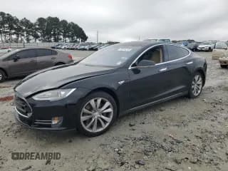 ✅ 2013 Tesla Model S Performance • VIN: 5YJSA1CP2DFP11579 • Lot: 92214215. Wystawiony na Copart z przebiegiem 90 927 mil. Bezpłatny archiwum sprzedaży aukcyjnych z USA i szczegółowy raport historii pojazdu na DreamBid. Zdjęcie 1.
