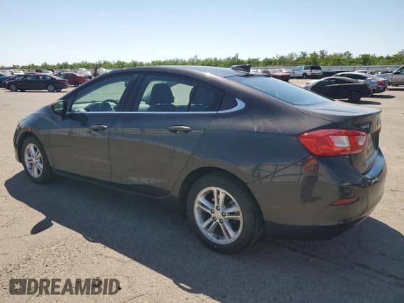 ✅ 2017 Chevrolet Cruze LT • VIN: 1G1BE5SM9H7256060 • Лот: 47803193. Опубликован ранее на Copart с пробегом 57 158 миль. Бесплатный доступ к архиву аукционных продаж из США и подробный отчёт об истории автомобиля на DreamBid. Изображение 2.