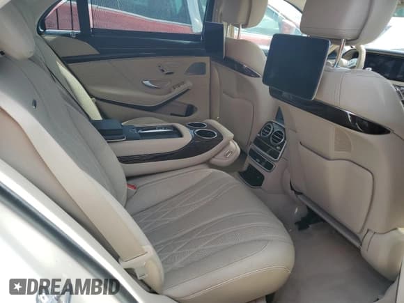 ✅ 2019 Mercedes-Benz S 63 AMG • VIN: WDDUG8JB8KA452857 • Lot: 76761004. Wystawiony na Copart z przebiegiem 28 389 mil. Bezpłatny archiwum sprzedaży aukcyjnych z USA i szczegółowy raport historii pojazdu na DreamBid. Zdjęcie 10.