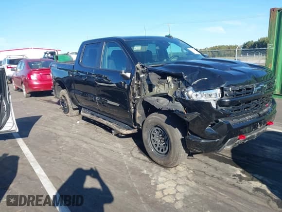 ✅ 2022 Chevrolet Silverado 1500 LT Trail Boss • VIN: 3GCUDFEDXNG674244 • Lot: 43377821. Wystawiony na IAAI z przebiegiem 32 833 mil. Bezpłatny archiwum sprzedaży aukcyjnych z USA i szczegółowy raport historii pojazdu na DreamBid. Zdjęcie 1.