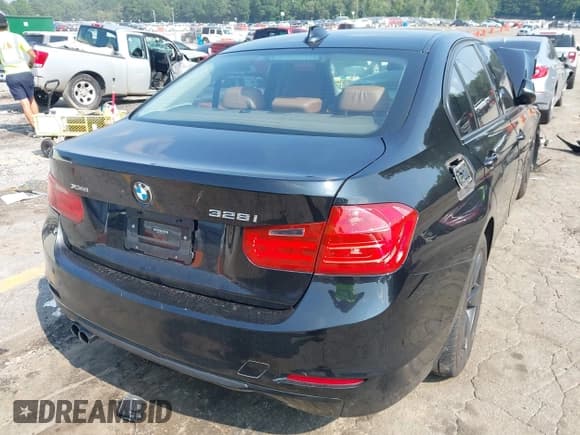 ✅ 2013 BMW 3 Series 328i xDrive • VIN: WBA3B3C58DF531379 • Лот: 43012164. Опубликован ранее на IAAI с пробегом 180 000 миль. Бесплатный доступ к архиву аукционных продаж из США и подробный отчёт об истории автомобиля на DreamBid. Изображение 4.