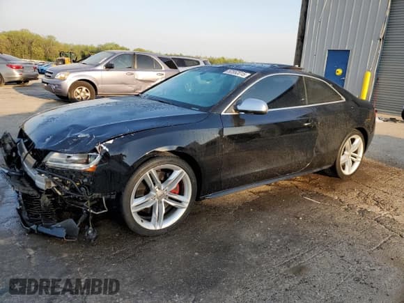 ✅ 2012 Audi S5 Premium Plus • VIN: WAUCVAFR2CA017629 • Лот: 52552015. Опубликован ранее на Copart с пробегом 139 330 миль. Бесплатный доступ к архиву аукционных продаж из США и подробный отчёт об истории автомобиля на DreamBid. Изображение 1.
