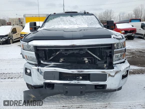✅ 2018 Chevrolet Silverado 2500HD LT • VIN: 1GC1KVEG2JF130975 • Lot: 44134105. Wystawiony na Copart z przebiegiem 68 105 mil. Bezpłatny archiwum sprzedaży aukcyjnych z USA i szczegółowy raport historii pojazdu na DreamBid. Zdjęcie 5.