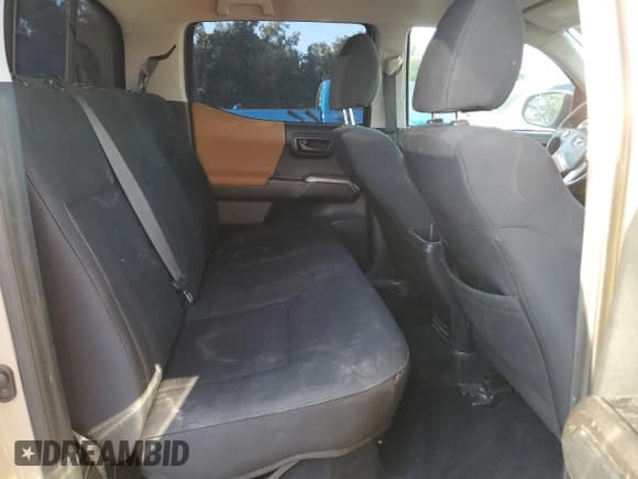 ✅ 2018 Toyota Tacoma SR5 • VIN: 3TMAZ5CN1JM059443 • Lot: 85882055. Listed on Copart with 106,674 mi. Free auction sales archive from the USA and detailed vehicle history report at DreamBid. Image 10.