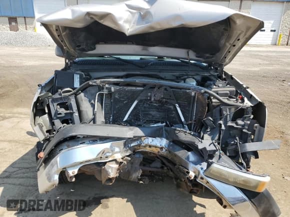 ✅ 2005 Chevrolet Silverado 2500HD Work Truck • VIN: 1GCHC24U65E340203 • Лот: 66606975. Опубликован ранее на Copart с пробегом 238 963 миль. Бесплатный доступ к архиву аукционных продаж из США и подробный отчёт об истории автомобиля на DreamBid. Изображение 11.