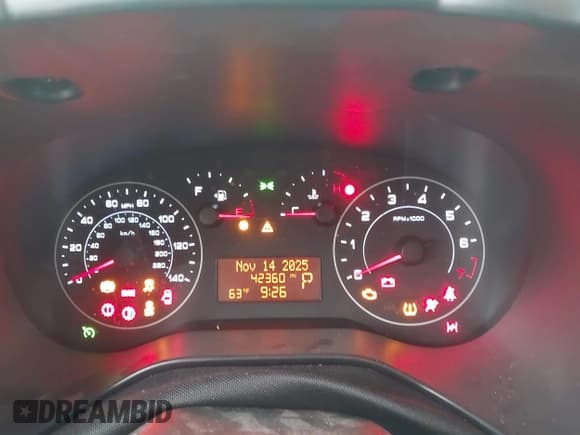 ✅ 2022 Ram ProMaster City Cargo Tradesman • VIN: ZFBHRFAB4N6W60822 • Lot: 43696081. Wystawiony na IAAI z przebiegiem 42 360 mil. Bezpłatny archiwum sprzedaży aukcyjnych z USA i szczegółowy raport historii pojazdu na DreamBid. Zdjęcie 7.