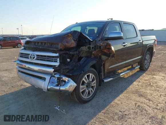 ✅ 2014 Toyota Tundra Platinum • VIN: 5TFAW5F18EX409605 • Lot: 41342643. Wystawiony na IAAI z przebiegiem 169 353 mil. Bezpłatny archiwum sprzedaży aukcyjnych z USA i szczegółowy raport historii pojazdu na DreamBid. Zdjęcie 2.