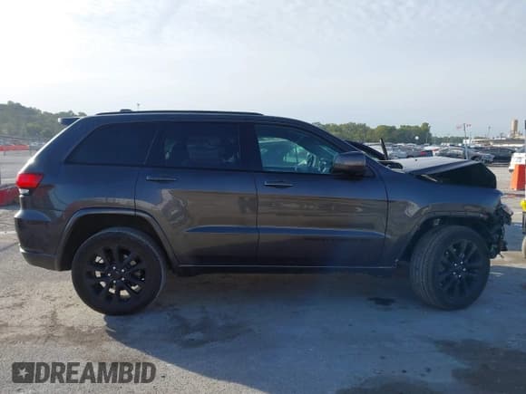 ✅ 2021 Jeep Grand Cherokee Laredo X • VIN: 1C4RJFAG1MC666582 • Lot: 43533756. Listed on IAAI with 121,859 mi. Free auction sales archive from the USA and detailed vehicle history report at DreamBid. Image 14.