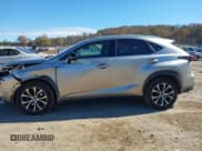 ✅ 2015 Lexus NX 200t • VIN: JTJBARBZ6F2014985 • Lot: 43673427. Wystawiony na IAAI z przebiegiem 210 642 mil. Bezpłatny archiwum sprzedaży aukcyjnych z USA i szczegółowy raport historii pojazdu na DreamBid. Zdjęcie 14.