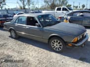 ✅ 1985 BMW 7 Series 735i • VIN: WBAFH8402F0638431 • Lot: 82026114. Wystawiony na Copart z przebiegiem 98 137 mil. Bezpłatny archiwum sprzedaży aukcyjnych z USA i szczegółowy raport historii pojazdu na DreamBid. Zdjęcie 4.
