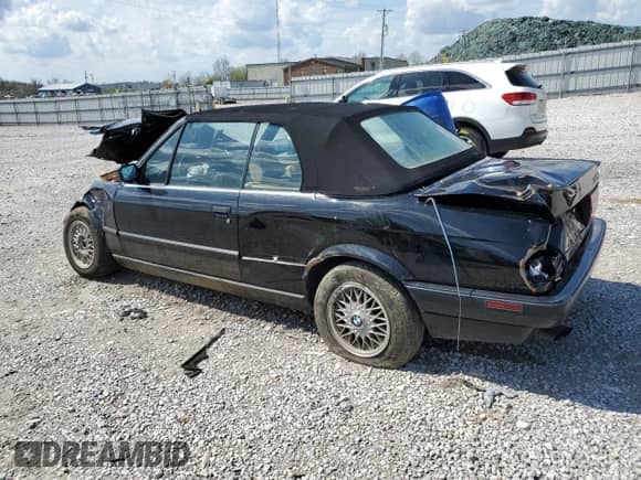 1992 BMW 3 Series z VIN WBABB2310NEC28108, wystawiony jako Copart lot #52196435 z przebiegiem 45 172 mil mil oraz Szkoda całkowita • Salvage title. Historia ofert i sprzedaży dostępna na DreamBid. Obrazek 2.