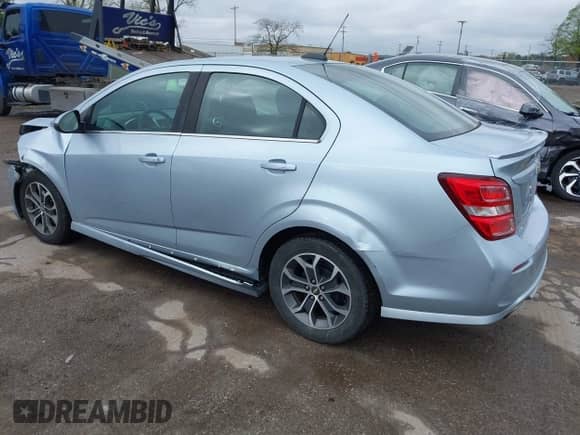 2017 Chevrolet Sonic LT with VIN 1G1JD5SB6H4128275, listed as a IAAI auction lot 42189494 with 79,403 mi miles and . Bid and sale history available at DreamBid. Image 3.