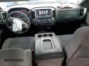 ✅ 2018 Chevrolet Silverado 1500 LT • VIN: 2GCVKREC8J1110744 • Lot: 90481935. Wystawiony na Copart z przebiegiem 97 776 mil. Bezpłatny archiwum sprzedaży aukcyjnych z USA i szczegółowy raport historii pojazdu na DreamBid. Zdjęcie 8.