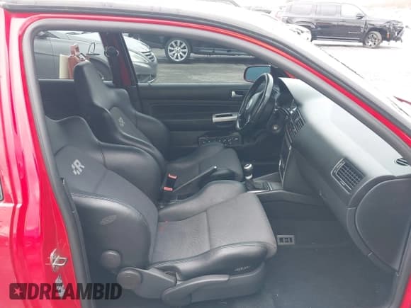 ✅ 2004 Volkswagen R32 • VIN: WVWKG61J74D099896 • Lot: 41478408. Wystawiony na IAAI z przebiegiem 114 282 mil. Bezpłatny archiwum sprzedaży aukcyjnych z USA i szczegółowy raport historii pojazdu na DreamBid. Zdjęcie 5.