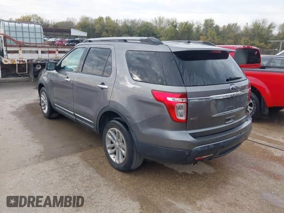 ✅ 2014 Ford Explorer XLT • VIN: 1FM5K7D84EGB72955 • Lot: 43601770. Wystawiony na IAAI z przebiegiem 165 590 mil. Bezpłatny archiwum sprzedaży aukcyjnych z USA i szczegółowy raport historii pojazdu na DreamBid. Zdjęcie 3.