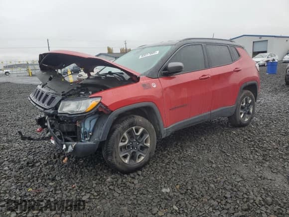 ✅ 2018 Jeep Compass Trailhawk • VIN: 3C4NJDDB8JT417439 • Lot: 93317005. Wystawiony na Copart z przebiegiem 98 301 mil. Bezpłatny archiwum sprzedaży aukcyjnych z USA i szczegółowy raport historii pojazdu na DreamBid. Zdjęcie 1.