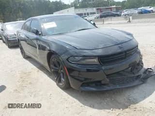 2020 Dodge Charger SXT с VIN 2C3CDXBGXLH111034, выставлен на аукционе IAAI как лот 43145196 с пробегом 176 394 миль миль и . История ставок и продаж доступна на DreamBid. Изображение 1.