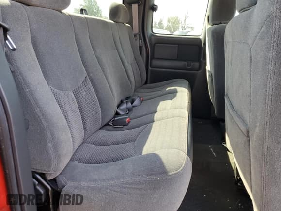 ✅ 2003 Chevrolet Silverado 2500HD LS • VIN: 1GCHK29G33E239431 • Lot: 54383905. Wystawiony na Copart z przebiegiem 71 232 mil. Bezpłatny archiwum sprzedaży aukcyjnych z USA i szczegółowy raport historii pojazdu na DreamBid. Zdjęcie 10.