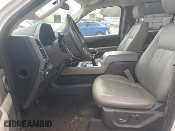 ✅ 2019 Ford Expedition XLT • VIN: 1FMJU1HT7KEA71047 • Lot: 47648145. Listed on Copart with 125,601 mi. Free auction sales archive from the USA and detailed vehicle history report at DreamBid. Image 7.
