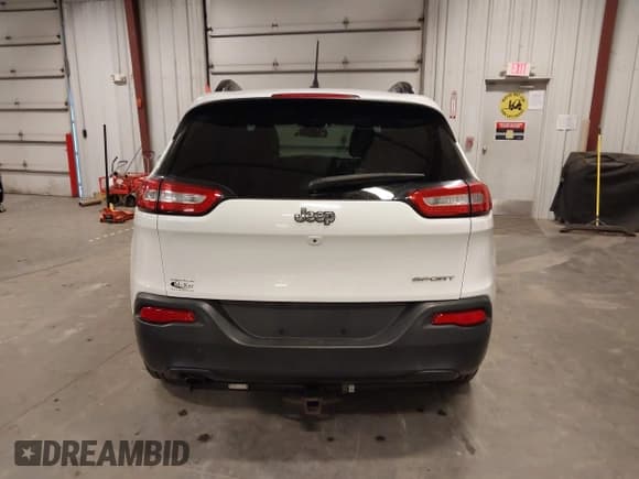 ✅ 2016 Jeep Cherokee Sport • VIN: 1C4PJLAB7GW212267 • Lot: 43614125. Listed on IAAI with 114,058 mi. Free auction sales archive from the USA and detailed vehicle history report at DreamBid. Image 17.