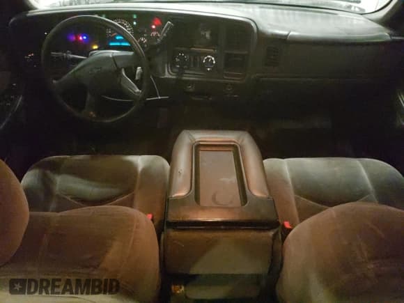 ✅ 2003 Chevrolet Silverado 2500HD LS • VIN: 1GCHK23133F156046 • Lot: 85006365. Wystawiony na Copart z przebiegiem Nie podano. Bezpłatny archiwum sprzedaży aukcyjnych z USA i szczegółowy raport historii pojazdu na DreamBid. Zdjęcie 8.