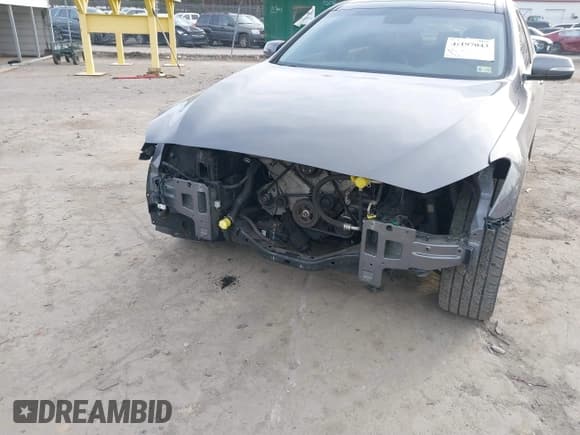 ✅ 2015 Hyundai Genesis 3.8L • VIN: KMHGN4JE8FU069730 • Lot: 41197043. Wystawiony na IAAI z przebiegiem 110 202 mil. Bezpłatny archiwum sprzedaży aukcyjnych z USA i szczegółowy raport historii pojazdu na DreamBid. Zdjęcie 6.