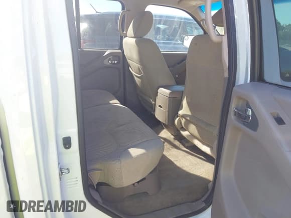 ✅ 2017 Nissan Frontier SV • VIN: 1N6AD0EV4HN705375 • Lot: 43431231. Wystawiony na IAAI z przebiegiem 109 355 mil. Bezpłatny archiwum sprzedaży aukcyjnych z USA i szczegółowy raport historii pojazdu na DreamBid. Zdjęcie 8.