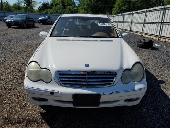 ✅ 2004 Mercedes-Benz C 240 • VIN: WDBRF81J04F512788 • Lot: 55029245. Wystawiony na Copart z przebiegiem 155 524 mil. Bezpłatny archiwum sprzedaży aukcyjnych z USA i szczegółowy raport historii pojazdu na DreamBid. Zdjęcie 5.