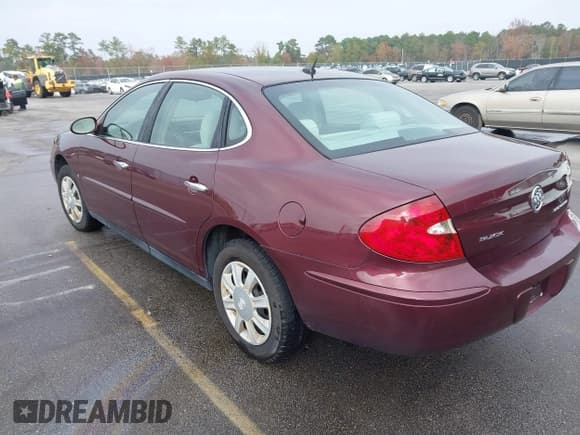✅ 2007 Buick LaCrosse CX • VIN: 2G4WC582971132432 • Lot: 43728055. Listed on IAAI with 132,544 mi. Free auction sales archive from the USA and detailed vehicle history report at DreamBid. Image 3.