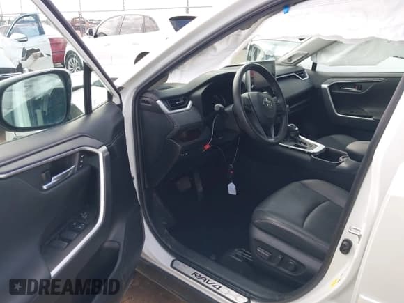 ✅ 2022 Toyota RAV4 Limited • VIN: 2T3Y1RFV7NW196836 • Lot: 41158511. Listed on IAAI with 39,787 mi. Free auction sales archive from the USA and detailed vehicle history report at DreamBid. Image 5.