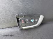 ✅ 2020 BMW X1 xDrive28i • VIN: WBXJG9C0XL5R62672 • Lot: 43520248. Wystawiony na IAAI z przebiegiem 56 392 mil. Bezpłatny archiwum sprzedaży aukcyjnych z USA i szczegółowy raport historii pojazdu na DreamBid. Zdjęcie 11.