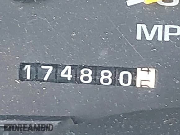 ✅ 1998 Chevrolet Suburban • VIN: 1GNEC16R5WJ301978 • Lot: 43262068. Listed on IAAI with 174,880 mi. Free auction sales archive from the USA and detailed vehicle history report at DreamBid. Image 15.