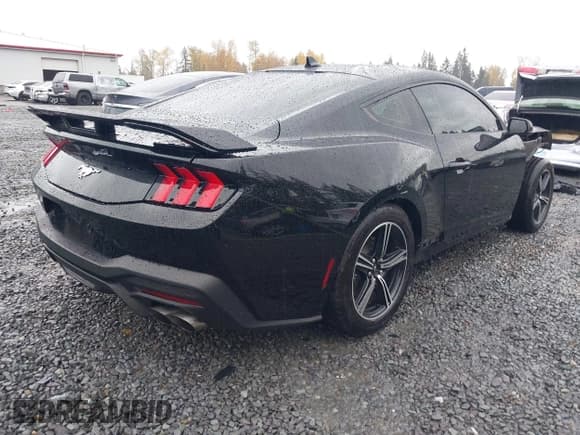 ✅ 2024 Ford Mustang EcoBoost • VIN: 1FA6P8TH4R5109430 • Лот: 43605335. Опубликован ранее на IAAI с пробегом 12 799 миль. Бесплатный доступ к архиву аукционных продаж из США и подробный отчёт об истории автомобиля на DreamBid. Изображение 4.