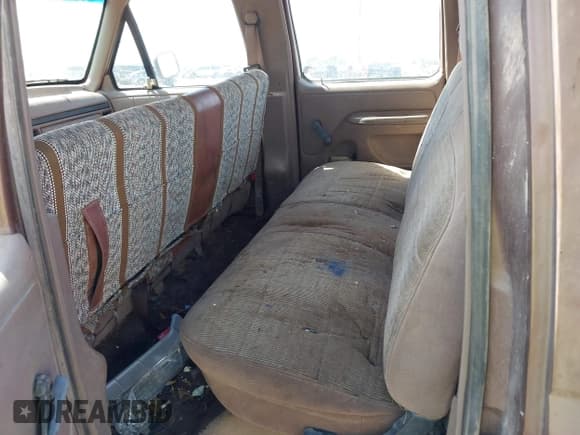 ✅ 1992 Ford F-350 • VIN: 2FTJW36G9NCA34589 • Lot: 42961200. Listed on IAAI with Not provided. Free auction sales archive from the USA and detailed vehicle history report at DreamBid. Image 8.