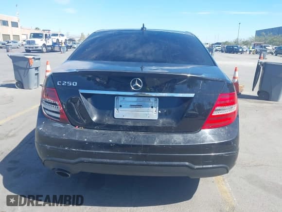 ✅ 2014 Mercedes-Benz C 250 Sport • VIN: WDDGF4HB6ER305022 • Lot: 42952129. Listed on IAAI with 203,416 mi. Free auction sales archive from the USA and detailed vehicle history report at DreamBid. Image 17.