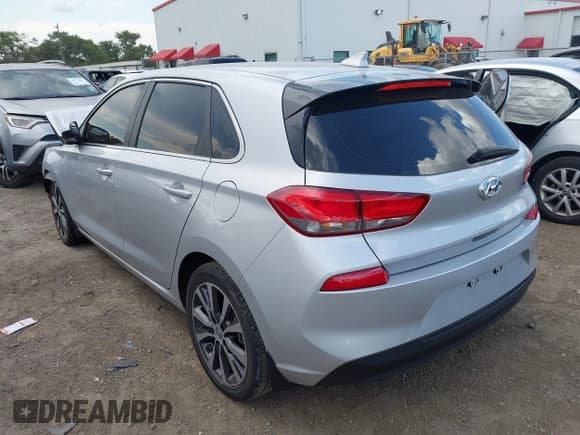 ✅ 2019 Hyundai Elantra • VIN: KMHH35LE3KU104438 • Лот: 42973772. Опубликован ранее на IAAI с пробегом 17 896 миль. Бесплатный доступ к архиву аукционных продаж из США и подробный отчёт об истории автомобиля на DreamBid. Изображение 3.